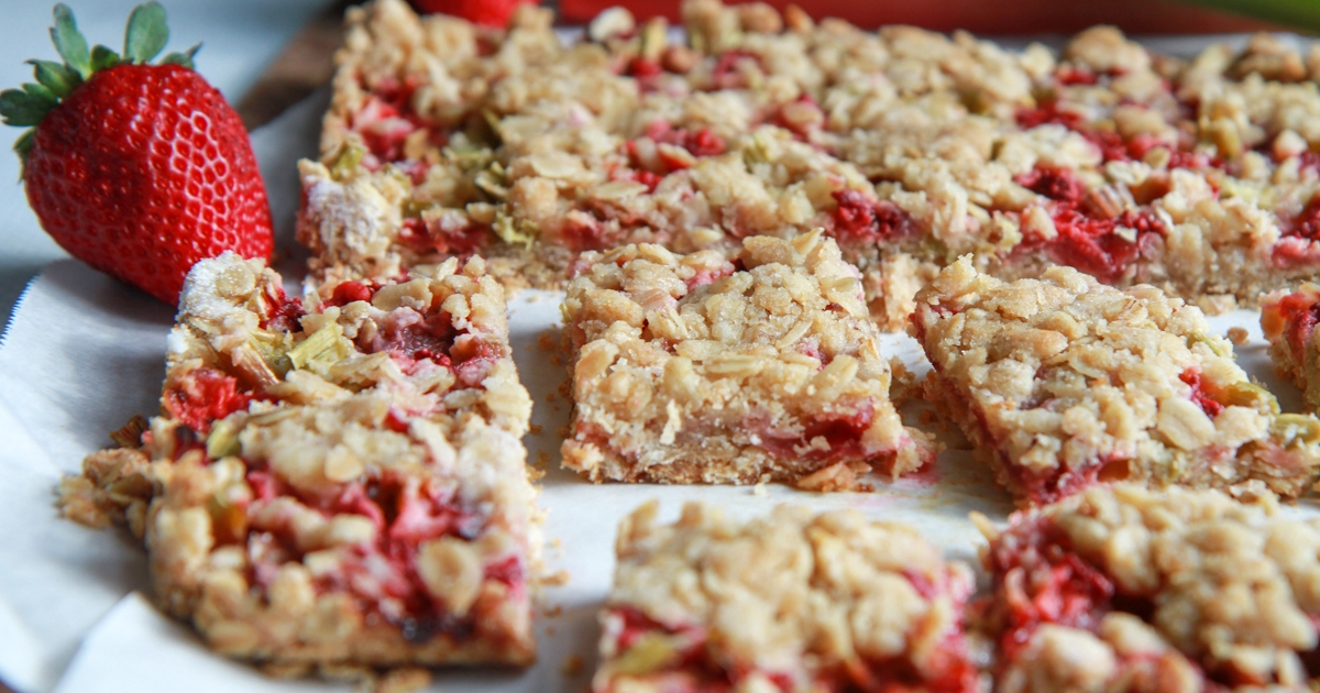 Strawberry Rhubarb Crisp Bars FRESHFARM