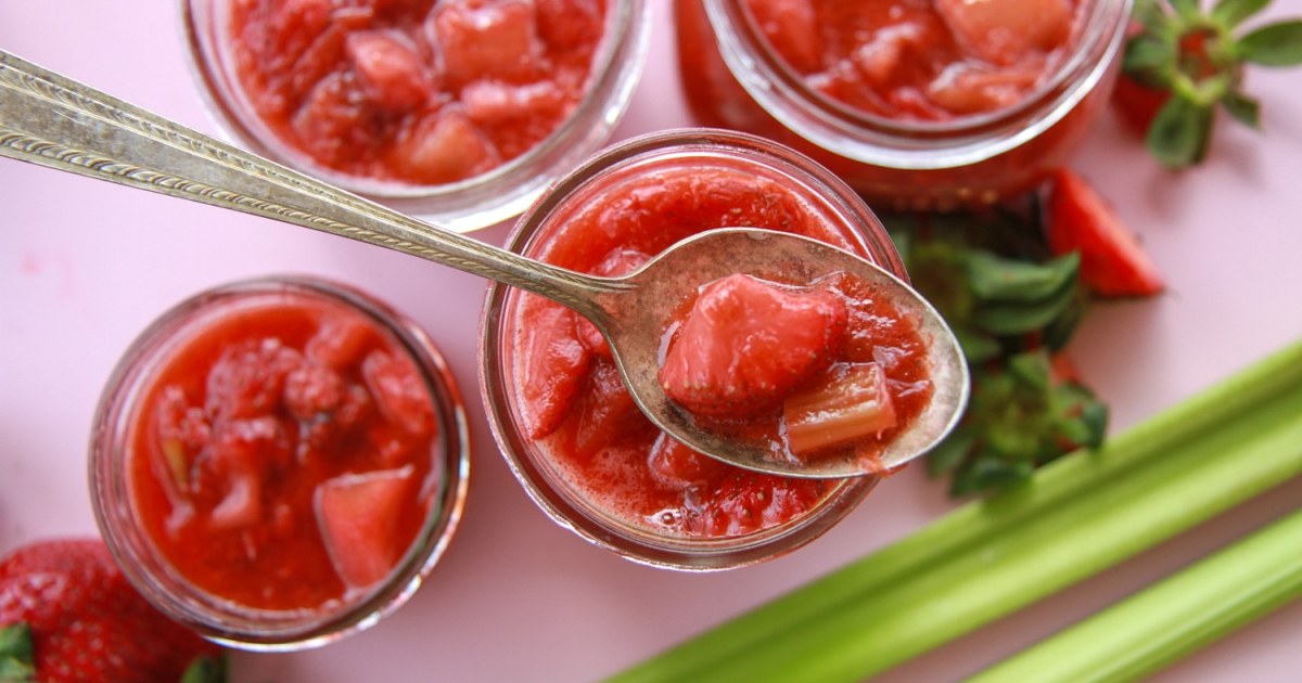 Strawberry Rhubarb Compote – FRESHFARM