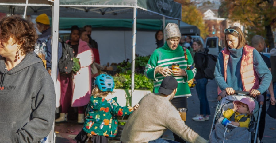Shoppers at FRESHFARM H Street NE Market